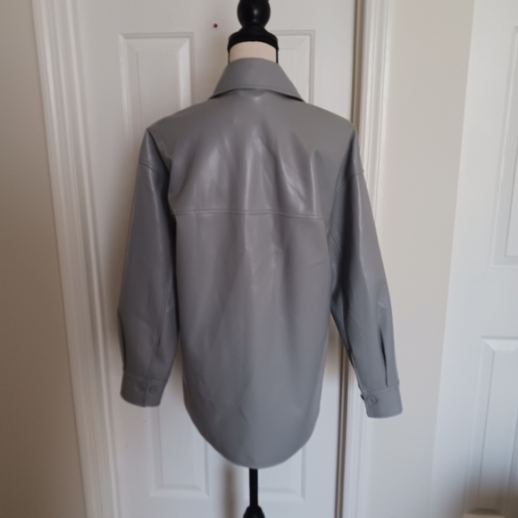 Aritzia Babaton Pelli Faux Leather Shirt Jacket in Marble Grey - Picture 6 of 14